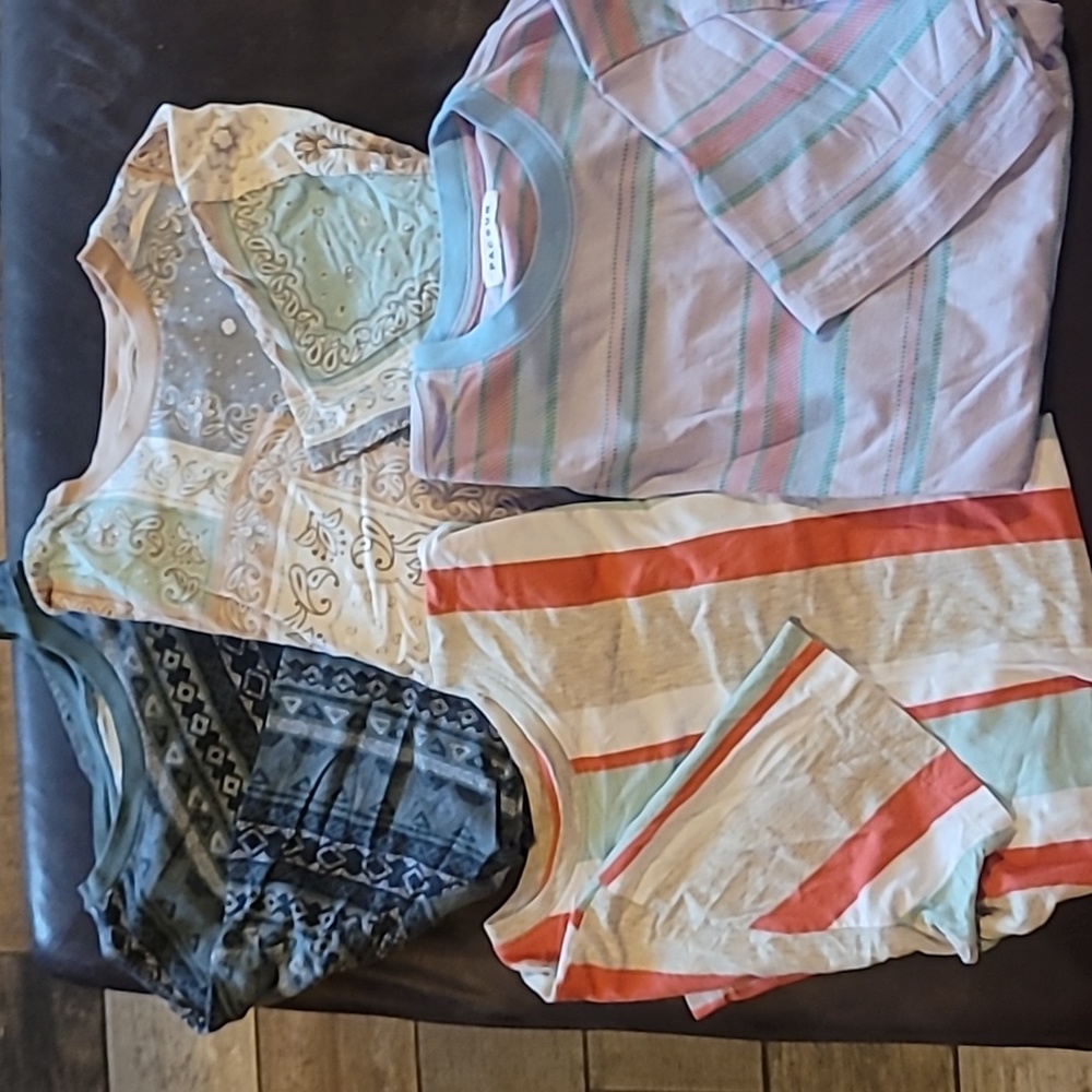 Set of 4 Mens' Pacsun short-sleeved t-shirts size medium